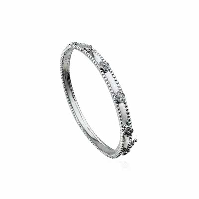 by Eda Çetin - Clarity Stone Detailed Handcuffs