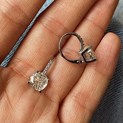 Hook Moissanite Earring - Thumbnail