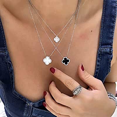 Italian Pearl Clover Necklace - Thumbnail