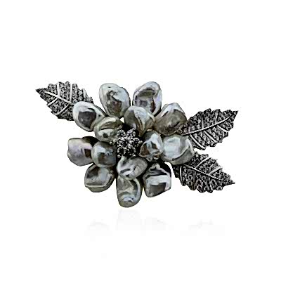 by Eda Çetin - Pearl Flower Brooch