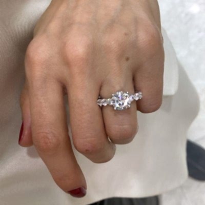 by Eda Çetin - Queen Single Stone Eternity Ring (1)