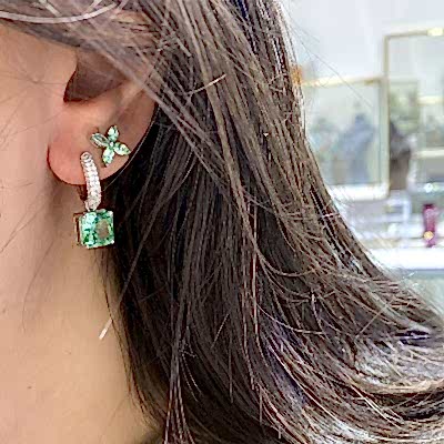 Royal Cut Earrings - Medium Size - Thumbnail